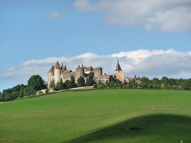 20100831-03_P1210446.JPG - Am Château de Châteauneuf vorbei